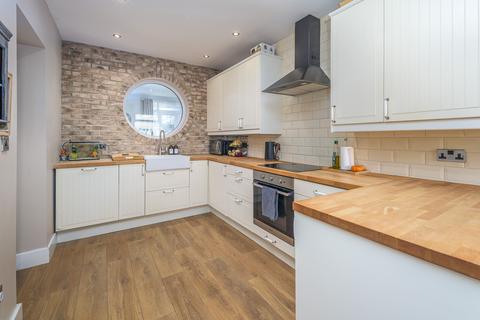 16 Central Avenue, Amble, Morpeth, NE65 0NQ