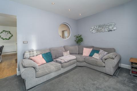 16 Central Avenue, Amble, Morpeth, NE65 0NQ