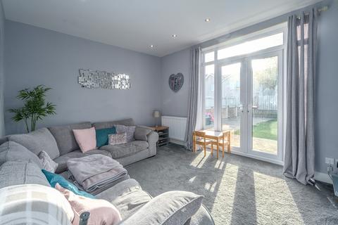 16 Central Avenue, Amble, Morpeth, NE65 0NQ