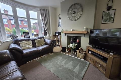 3 bedroom end of terrace house for sale, Manor Drive, Northwich