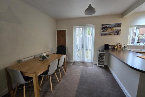 3 bedroom end of terrace house for sale, Manor Drive, Northwich