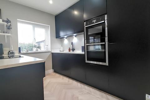 18 Broomfield, Clayton, Bradford, BD14 6PJ