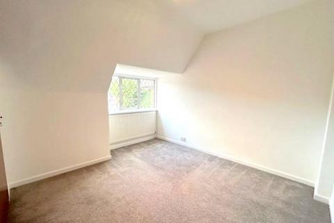 2 bedroom flat to rent, West Heath Drive Golders Hill NW11