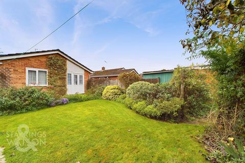 2 bedroom detached bungalow for sale, Waterloo Avenue, Roydon, Diss