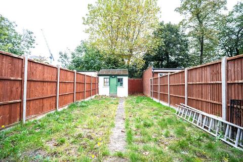 3 bedroom terraced house for sale, Park Avenue, Southall