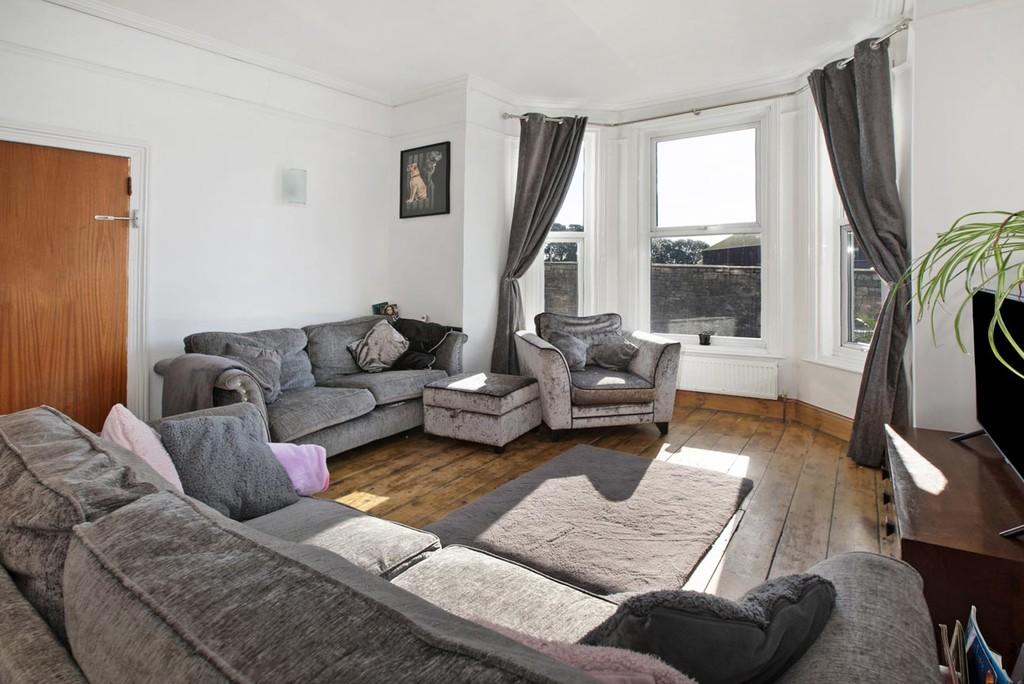 Exeter Road, Dawlish EX7 1 bed ground floor flat for sale £140,000