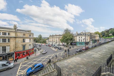 Flat 3, 20 Walcot Parade, Bath, BA1 5NF