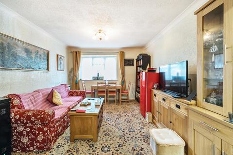 1 bedroom apartment for sale, Chatsworth Place, Mitcham CR4