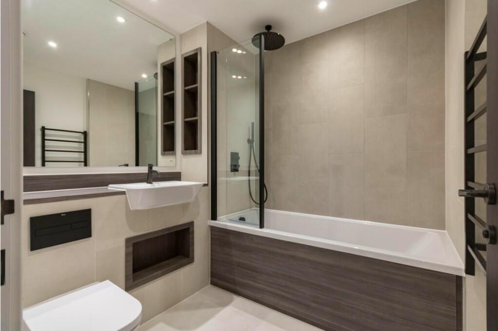 Main bathroom