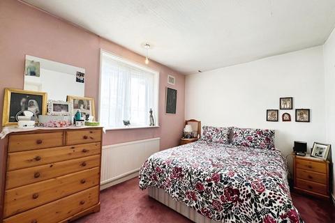 3 bedroom house for sale, The Meads, Edgware