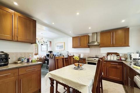 47 The Meads, Edgware, HA8 9HE