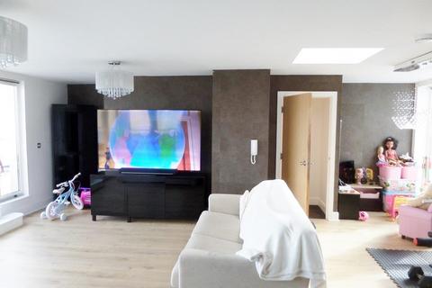 3 bedroom penthouse for sale, London Road, Croydon
