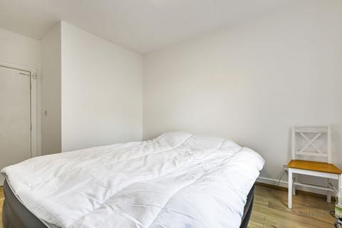 1 bedroom flat to rent, Narford Road, Hackney E5