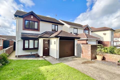 3 bedroom detached house for sale, The Oval, Llandudno