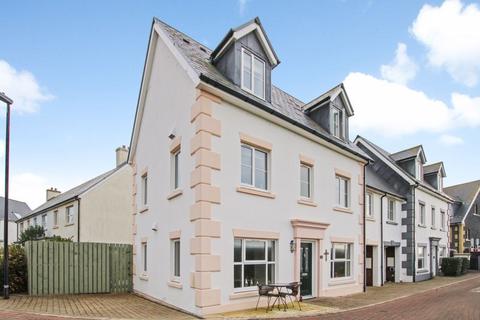 5 bedroom semi-detached house for sale, 19 Knock Rushen, Castletown