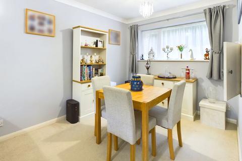 2 bedroom apartment for sale, Church Hill, Caterham