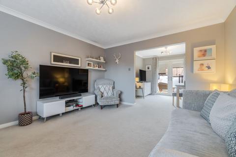 8 Hillcrest, Stewarton, Kilmarnock, KA3 5EE