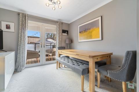 8 Hillcrest, Stewarton, Kilmarnock, KA3 5EE