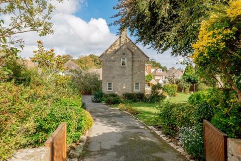 4 bedroom detached house for sale, Hursley Close, Bournemouth BH7