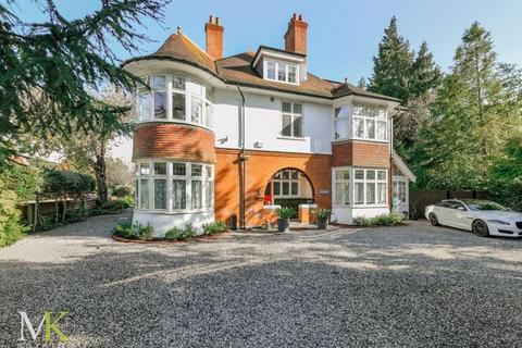 6 bedroom detached house to rent, St. Anthonys Road, Bournemouth BH2