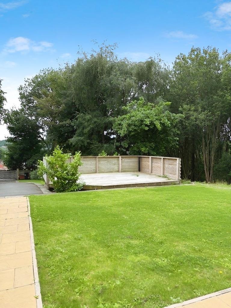 Front Lawn/Patio...