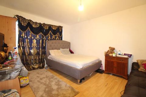 2 bedroom flat for sale, Avon Court, Avondale Road, Luton