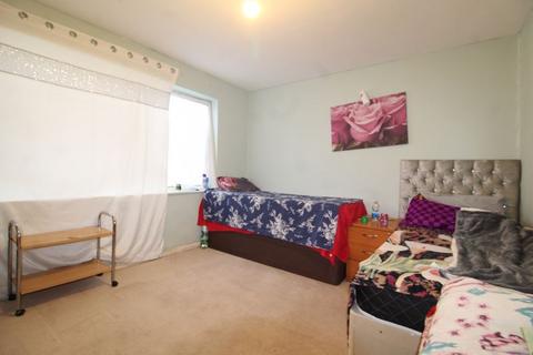 2 bedroom flat for sale, Avon Court, Avondale Road, Luton