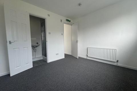 1 bedroom in a house share to rent, Peartree Bridge, Milton Keynes MK6