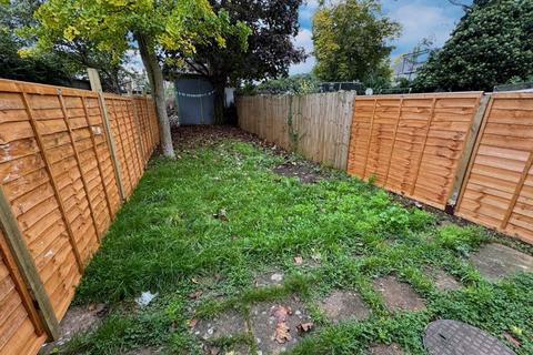121a Mandeville Road, Northolt, UB5 4LY