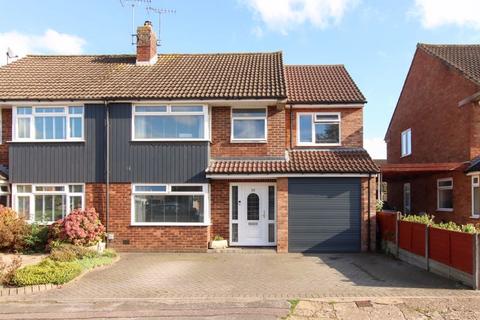 4 bedroom semi-detached house for sale, Trebellan Drive, Hemel Hempstead