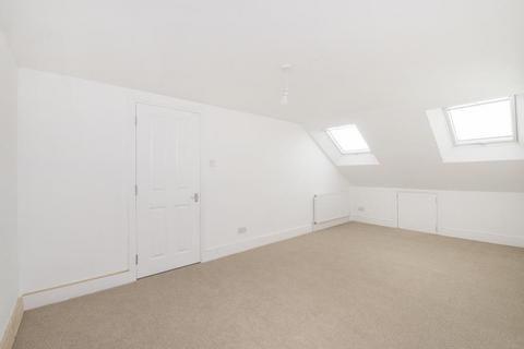 4 bedroom maisonette to rent, Regina Road, Ealing