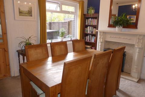 32 Church Road, Shaw, Oldham, OL2 7AU