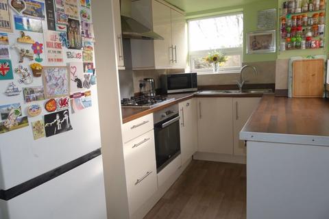 32 Church Road, Shaw, Oldham, OL2 7AU