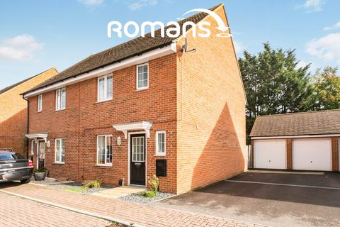 3 bedroom semi-detached house to rent, School Drive, Woodley, RG5