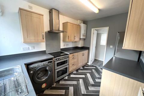 2 bedroom terraced house to rent, Whitehead Road, Manchester