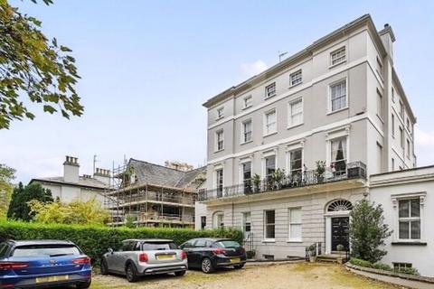 2 bedroom apartment for sale, London Road, Cheltenham GL52