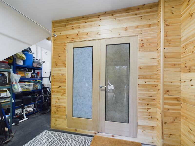 Garage/office