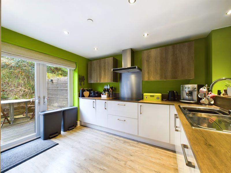 Kitchen pic 2