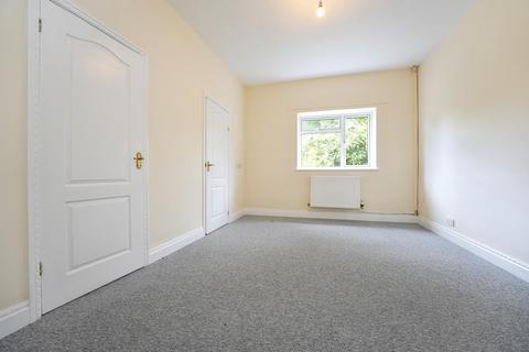 4 bedroom bungalow to rent, Cowcombe Lane, Chalford