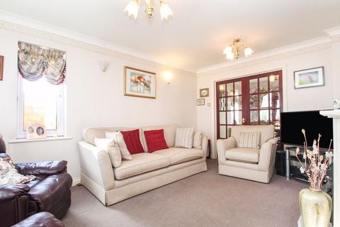 3 bedroom detached house for sale, Barkers Lane, Bedford MK41