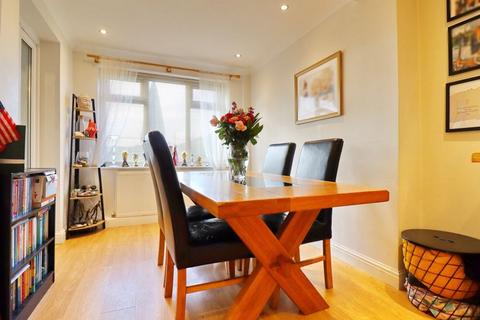 35 Birchfield Drive, Worsley, Manchester, M28 1ND
