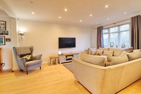 35 Birchfield Drive, Worsley, Manchester, M28 1ND