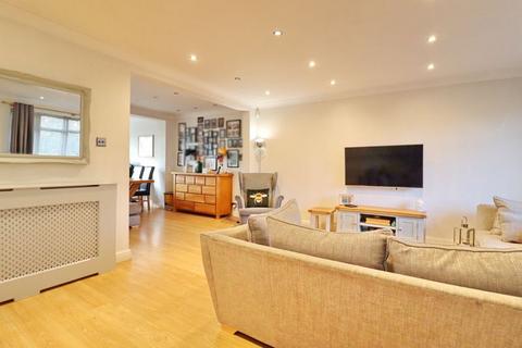 35 Birchfield Drive, Worsley, Manchester, M28 1ND
