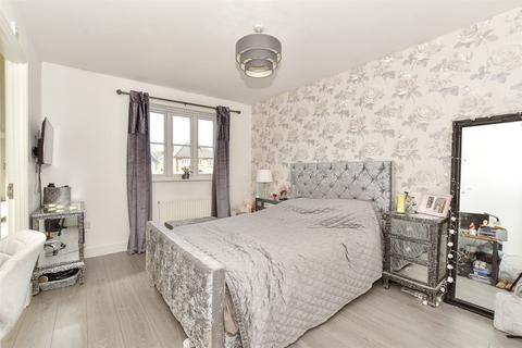 3 bedroom end of terrace house for sale, Aurelius Close, Kingsnorth, Ashford, Kent