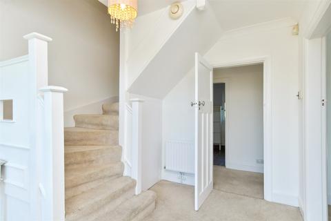 4 bedroom chalet for sale, Falmer Road, Woodingdean, Brighton, East Sussex