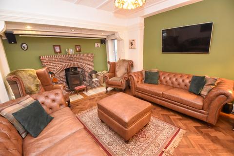 5 bedroom detached house for sale, Davyhulme Road, Davyhulme, M41