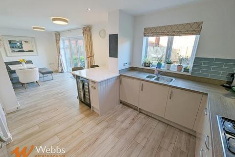 29 Violet Walk, Fradley, Lichfield, WS13 8TU