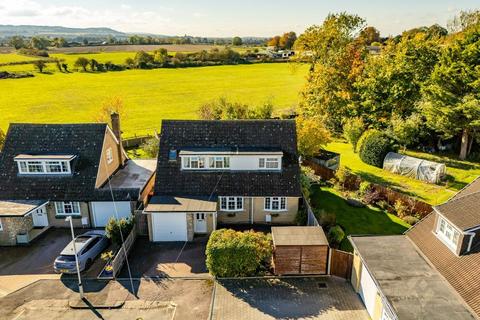 4 bedroom detached house for sale, Ellesmere Close, Totternhoe, Bedfordshire, LU6 1QU