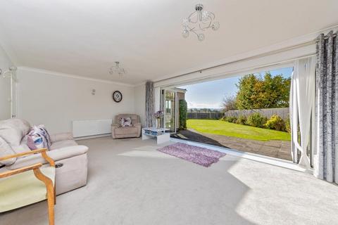 4 bedroom detached house for sale, Ellesmere Close, Totternhoe, Bedfordshire, LU6 1QU