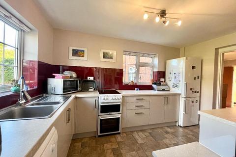21 Beckham Close, Luton, LU2 7BX